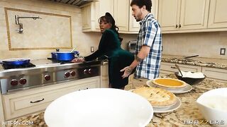 BrazzersExxtra - Thankful For a Giving MILF - YumTheeBoss, Ameena Green, Apollo Banks (1)