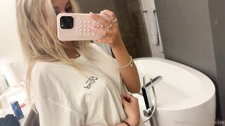 Breckie Hill Nipple Pokies Boobs Play Selfie Video Leaked