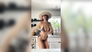 Ashley Schultz Onlyfans Sexy Lingerie Tease Leak Video